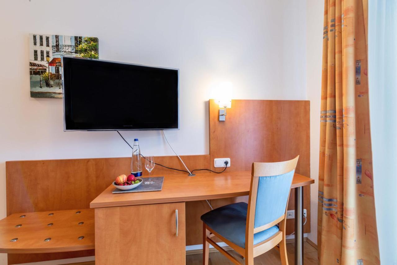 Gasthaus Hotel Ostermeier Attenkirchen Екстериор снимка