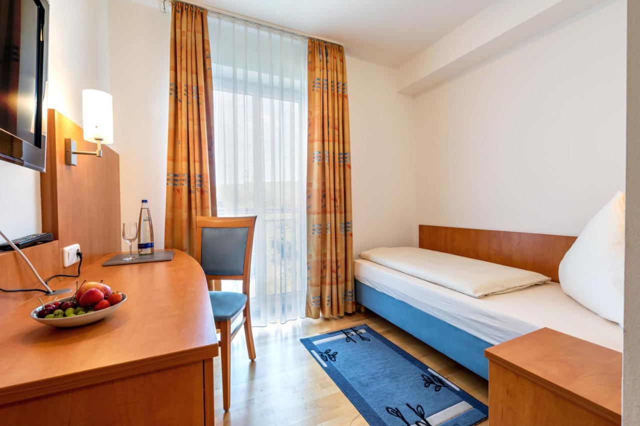 Gasthaus Hotel Ostermeier Attenkirchen Екстериор снимка