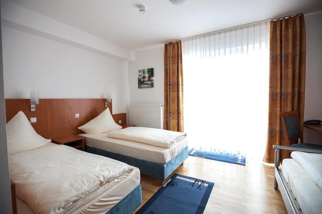 Gasthaus Hotel Ostermeier Attenkirchen Екстериор снимка